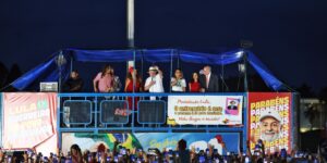 “Ato vergonhoso”, diz Lula sobre fuga de Flávio Bolsonaro
