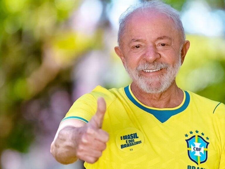 Lula e aliados vestem camisa da Seleção em mobilização nas redes sociais