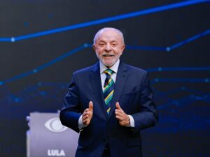 Lula anuncia autorização para quebra de sigilos e desafia Flávio Bolsonaro