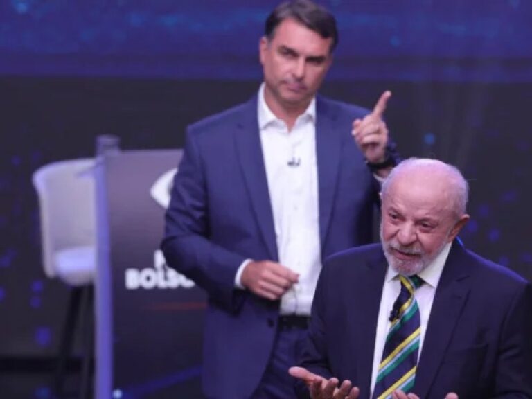 Flávio Bolsonaro autoriza divulgação de sigilos e cobra gastos de cartão corporativo de Lula
