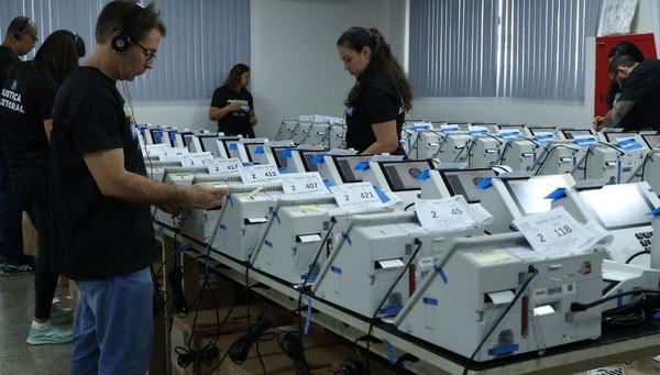 Urnas eletrônicas são preparadas para o segundo turno em Rondônia – Eleições