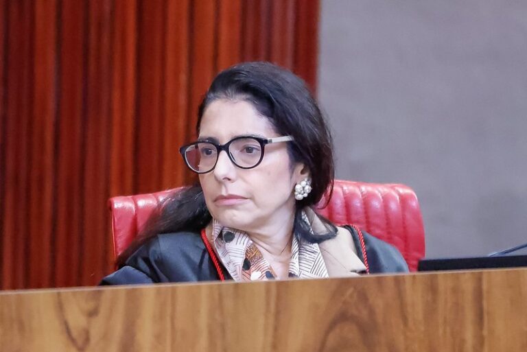 TSE mantém remoção de publicação que associa Flávio Bolsonaro a organizações criminosas – Eleições