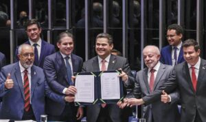 Promulgada emenda do fim da 6×1; escala 5×2 começa em 60 dias – Nacional