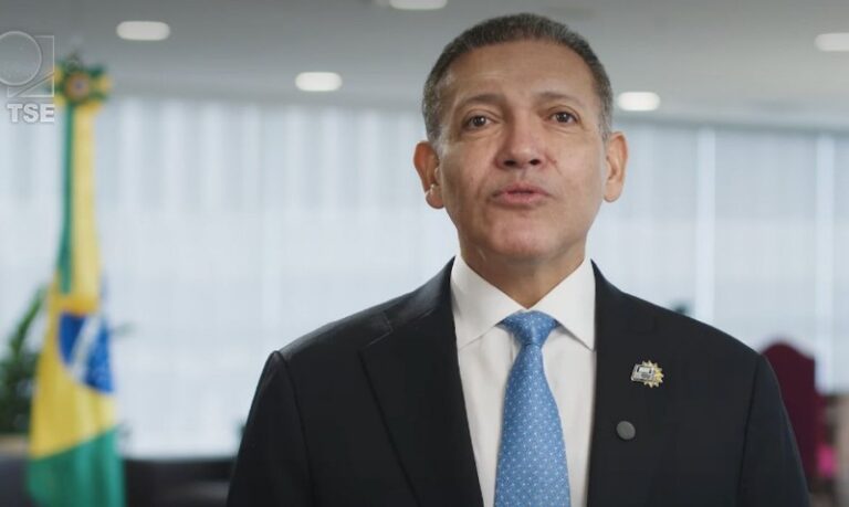TSE nega acusação de Flávio sobre expulsão de fiscais de sala-cofre – Eleições