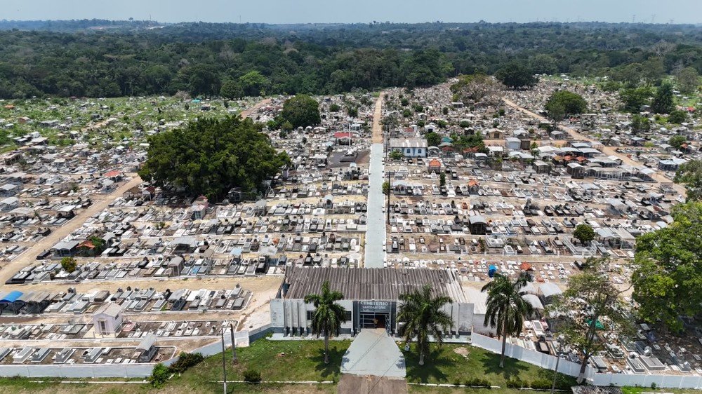 Equipes reforçam limpeza no cemitério Santo Antônio – Geral