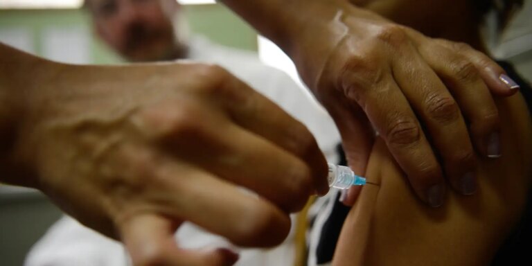 Consultas por lesões pré-cancerígenas caem após vacina contra HPV