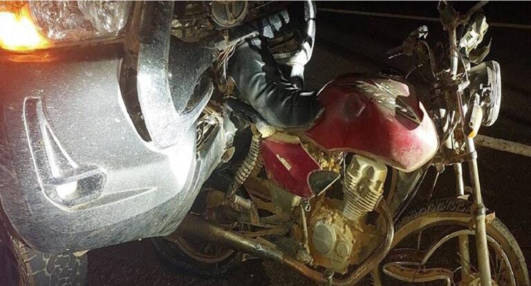 Adolescente morre após colisão traseira entre motocicleta e caminhonete na BR-429