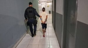 Homem é preso pela Polícia Militar com eletrodomésticos furtados no bairro Cristo Rei em RO