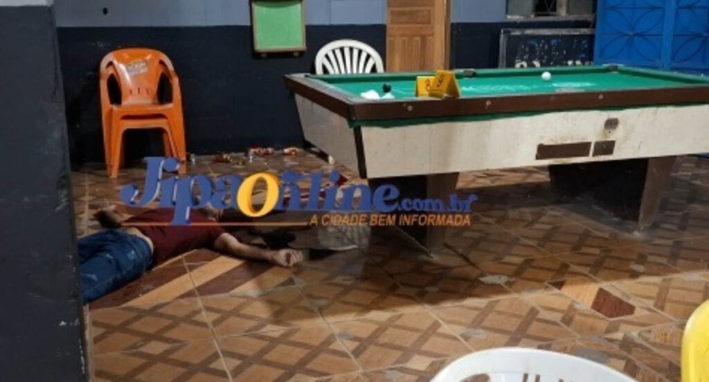 Homem é executado a tiros durante confraternização em bar em RO