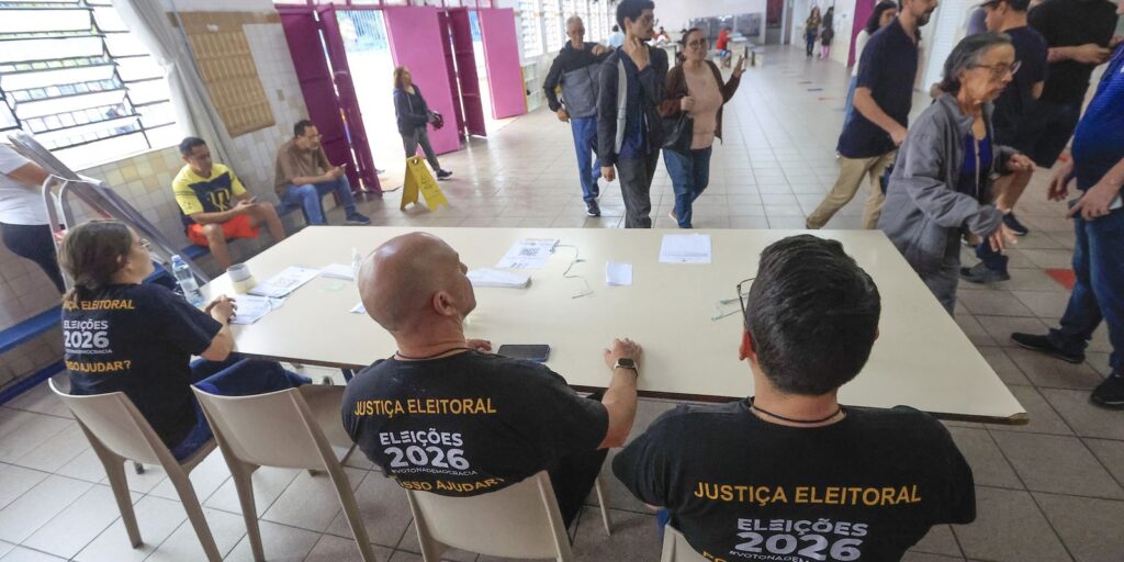 Apesar das fortes chuvas, eleições seguem tranquilas em São Paulo