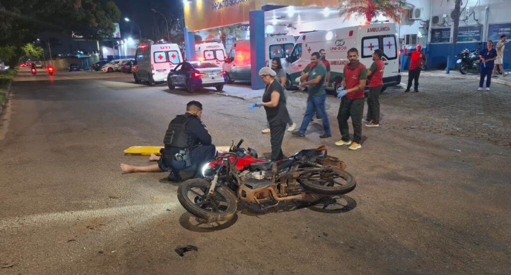 Motociclista fica gravemente ferido ao colidir com carro na Avenida Campos Sales em Porto Velho