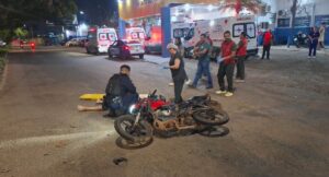 Motociclista fica gravemente ferido ao colidir com carro na Avenida Campos Sales em Porto Velho