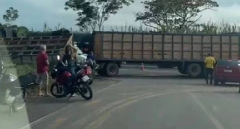 Motociclista morre esmagado por carreta de bovinos no Anel Viário de RO