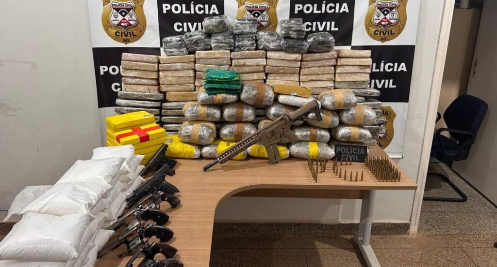 Polícia Civil apreende 146 quilos de drogas e fuzil M4 em Nova Mamoré