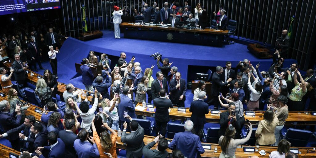 Imprensa estrangeira vê vitória de Lula em aprovação do fim da 6×1