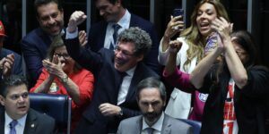 Senado aprova fim da escala 6×1 e redução da jornada de trabalho