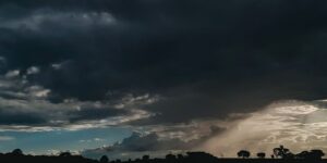 Feriado tem alerta para tempestades em quase todo o país